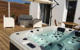 Escale A 2 Dans Le Skiff, Bord De Mer Et Spa